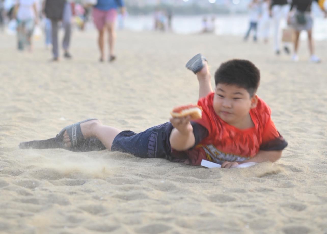 กินฮอตดอก