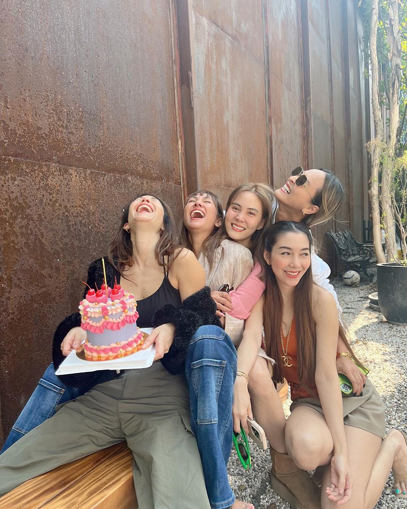 แก๊งนางฟ้ารวมตัว HBD