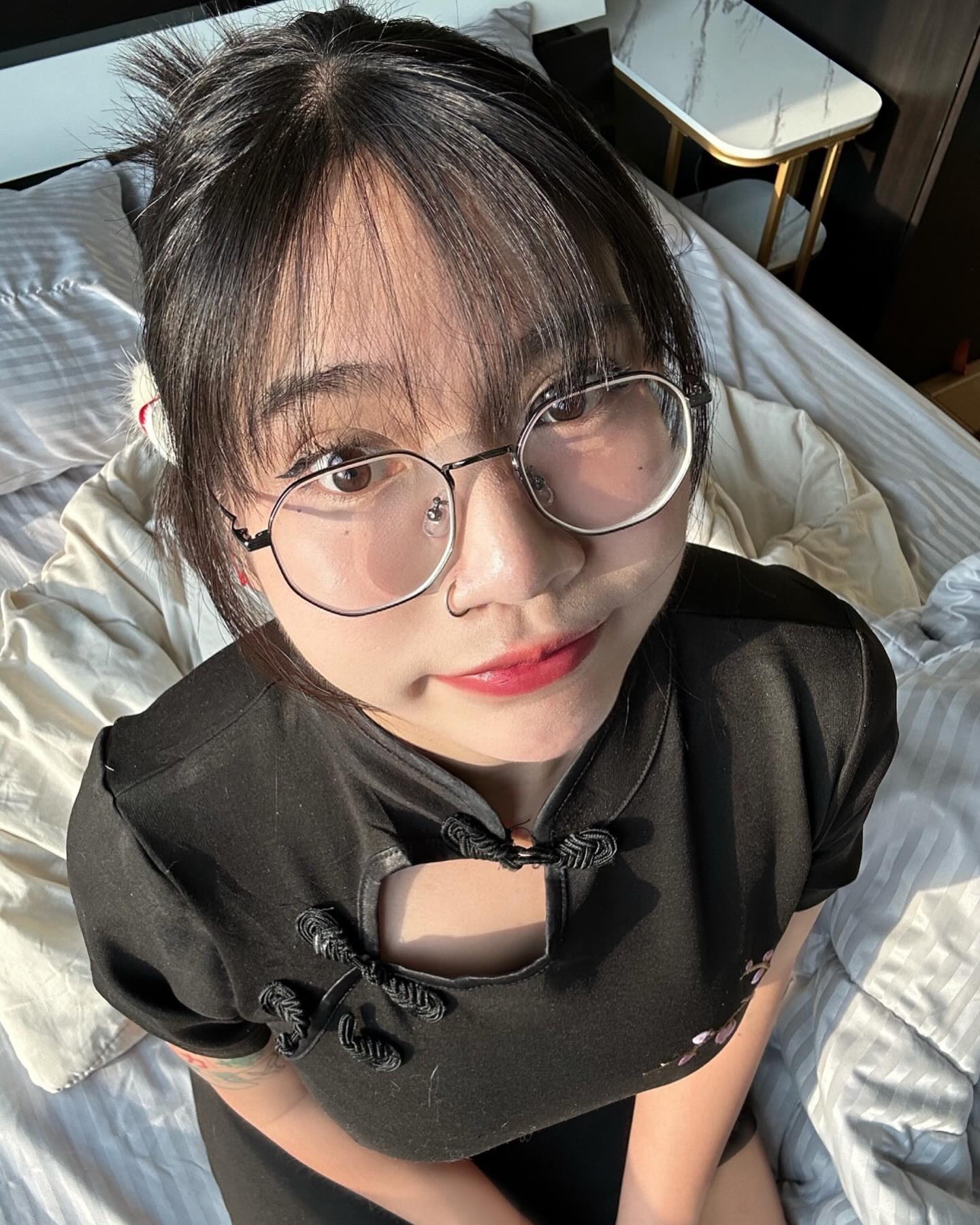 เปิดวาร์ป โม โมนิซึกะพาเพลิน