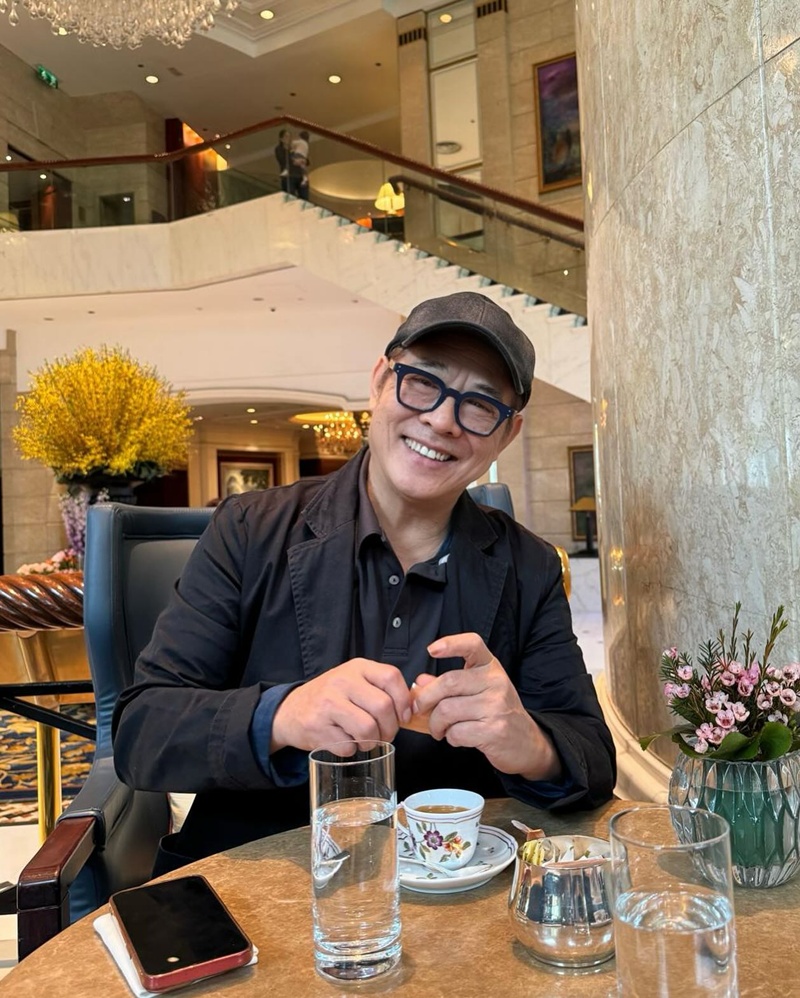 เจ็ท ลี โชว์ความฟิต สไตล์รุ่นใหญ่วัย 62