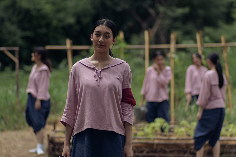 หนัง แม่ซื้อ (Host) เพิร์ธ วีริณฐ์ศรา ตั้งกิจสุวานิช รับบทเป็น เอม