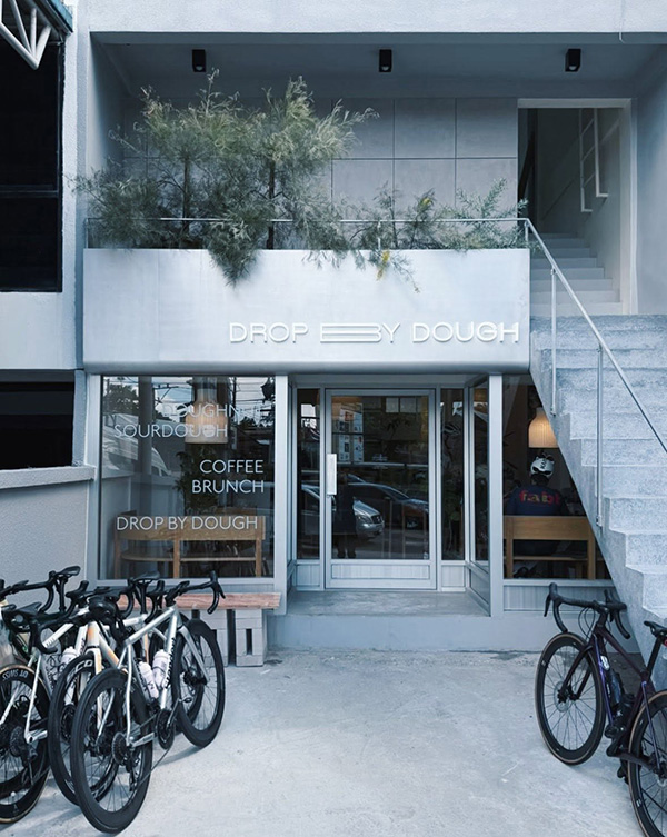 DROP BY DOUGH ร้านอาหารเช้ารอบสวนลุมพินี