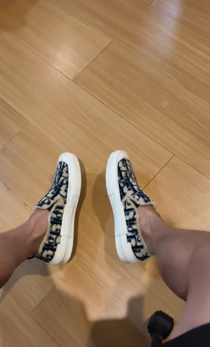 ซื้อรองเท้า