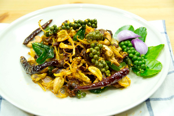 หอยลายกระป๋องคั่วสมุนไพร