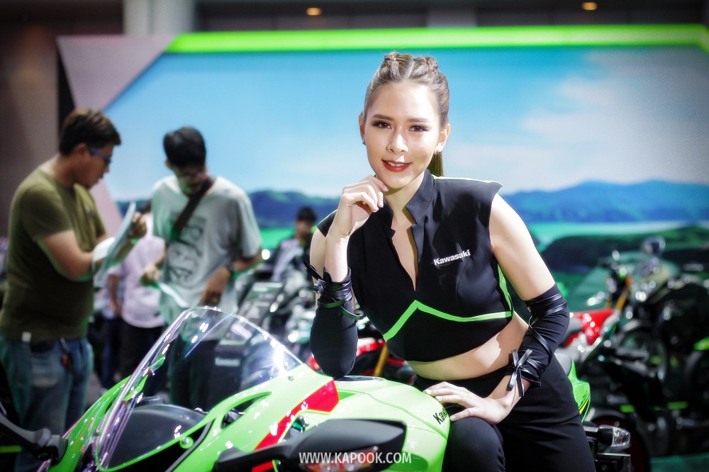 พริตตี้ Kawasaki 