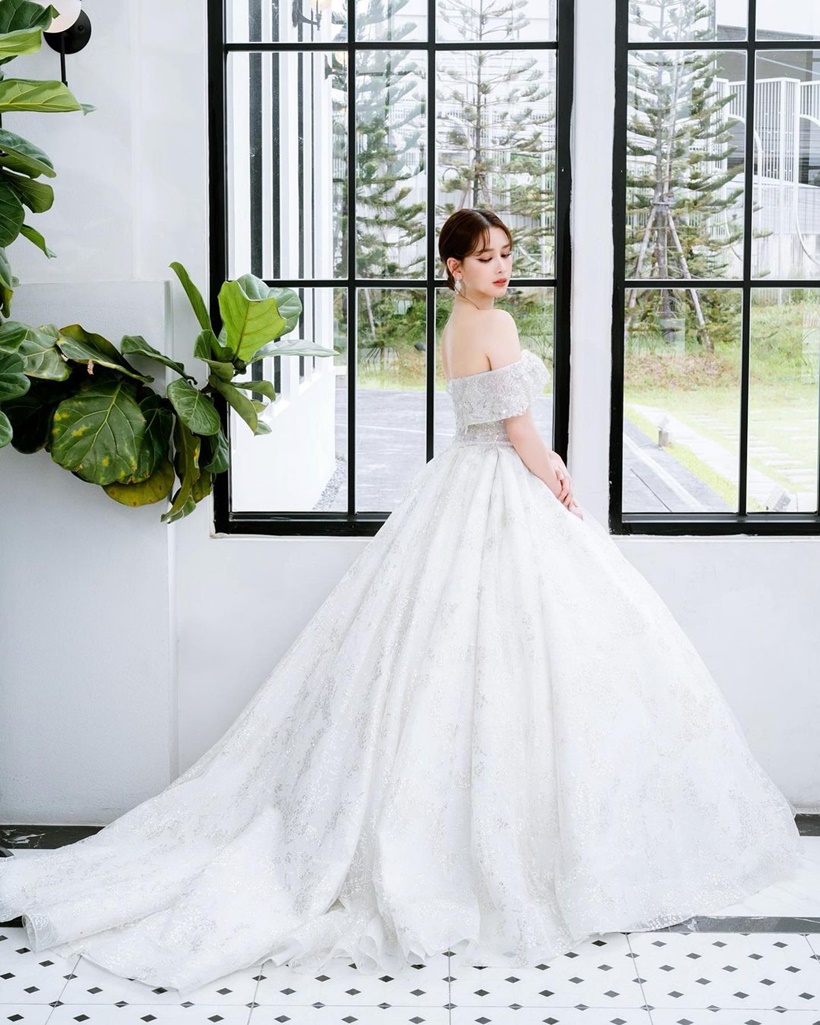 โม อมีนา