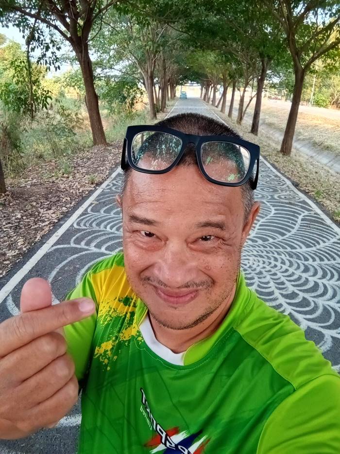  ประวัติ แดนนี่ ศรีภิญโญ  