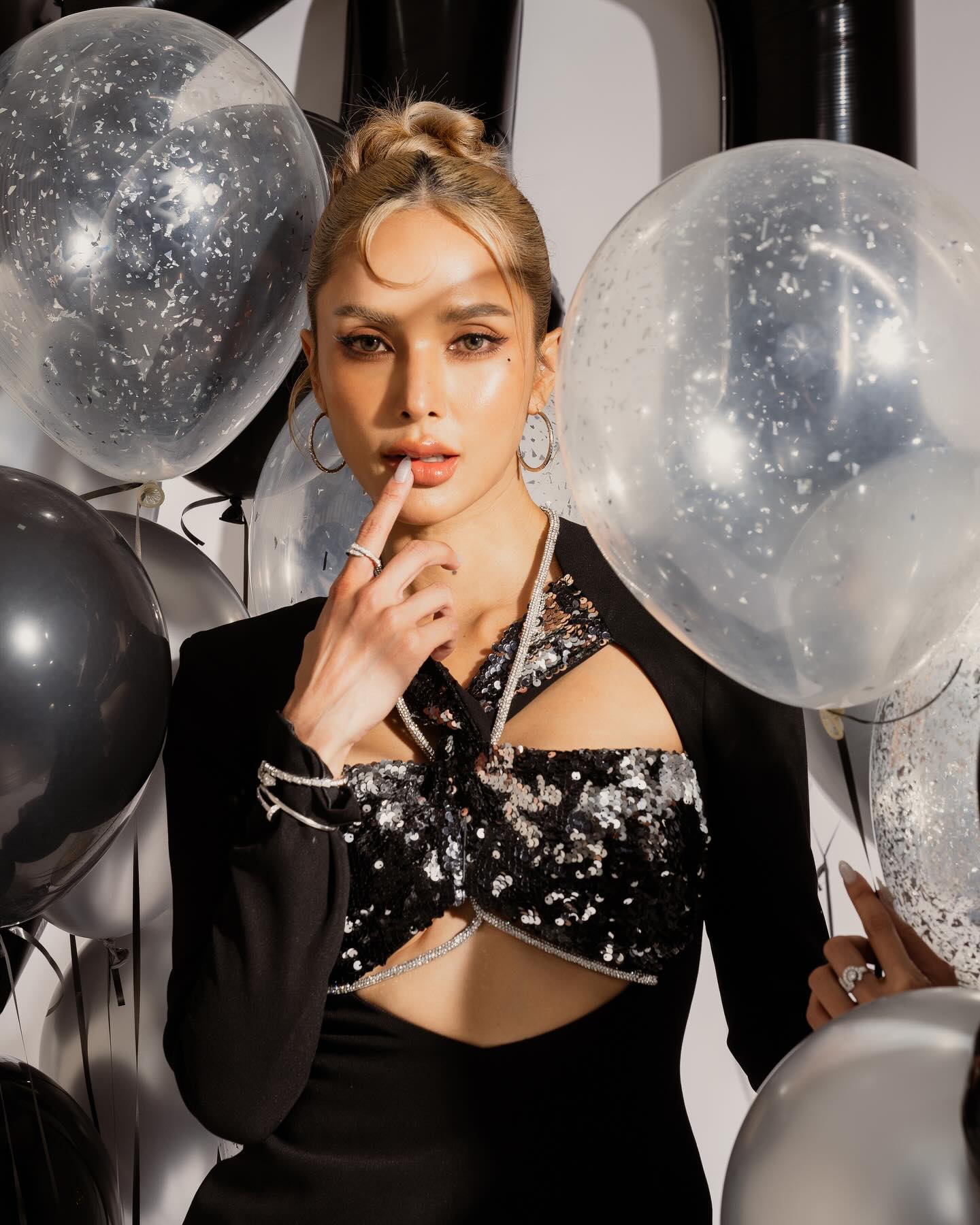  อุ้ม ลักขณา 