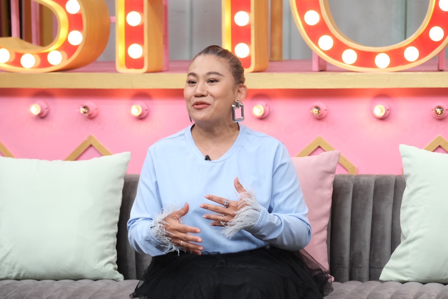 จอย ชวนชื่น