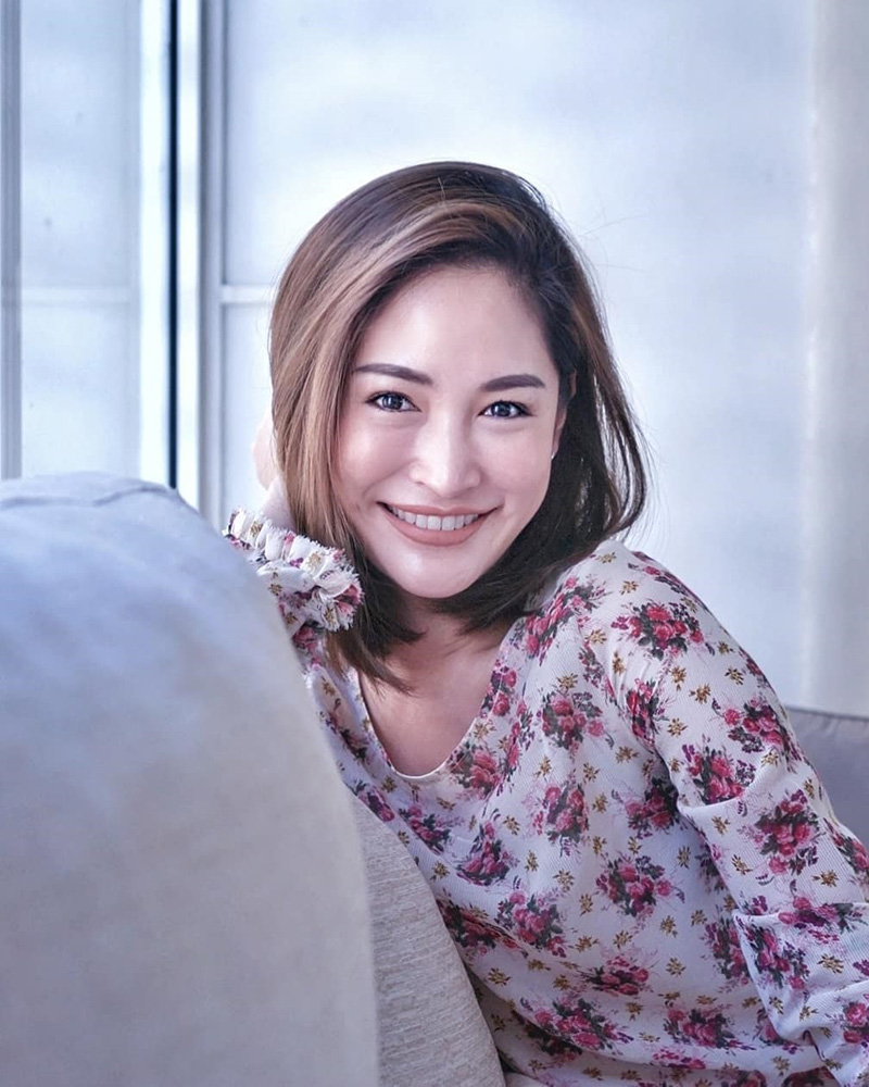 พลอย พลอยพร