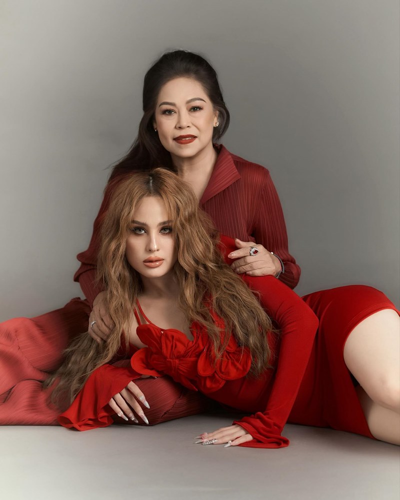 ขวัญ อุษามณี