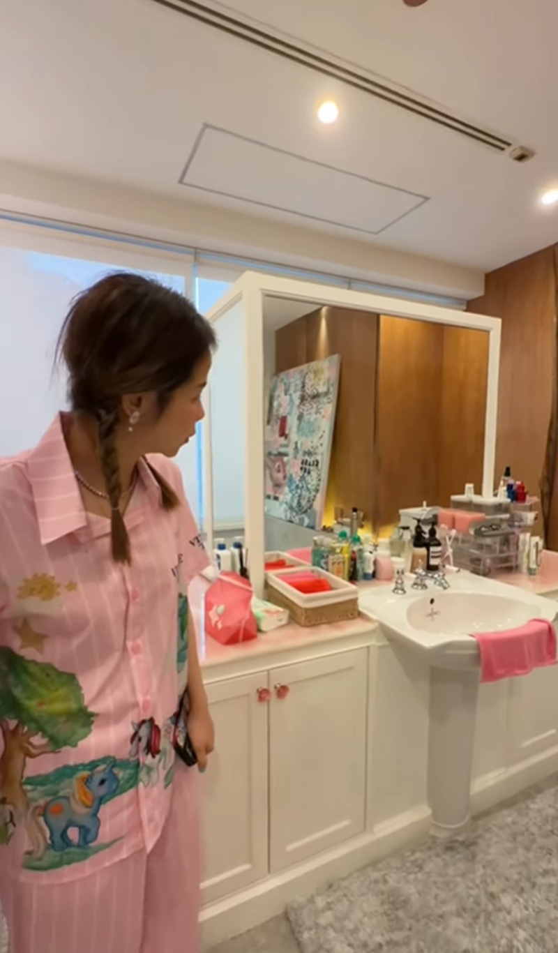 ห้องน้ำ พลอย ชวพร