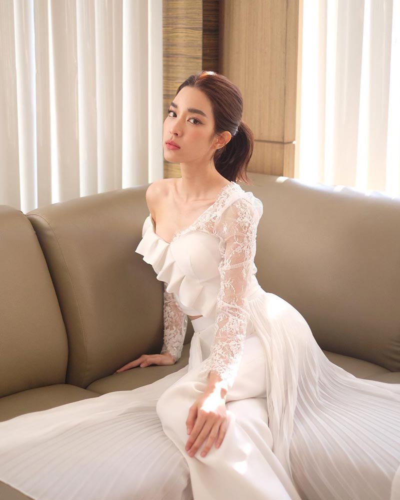 โม มนชนก