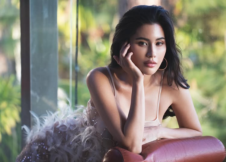 ปู ไปรยา กับชุดเดรสซีทรูแหวกอกลึก อู้หูว ออร่าความเซ็กซี่พุ่งกระฉูด