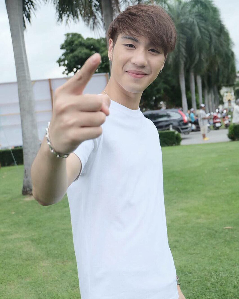 ไวท์ ณวัชร์