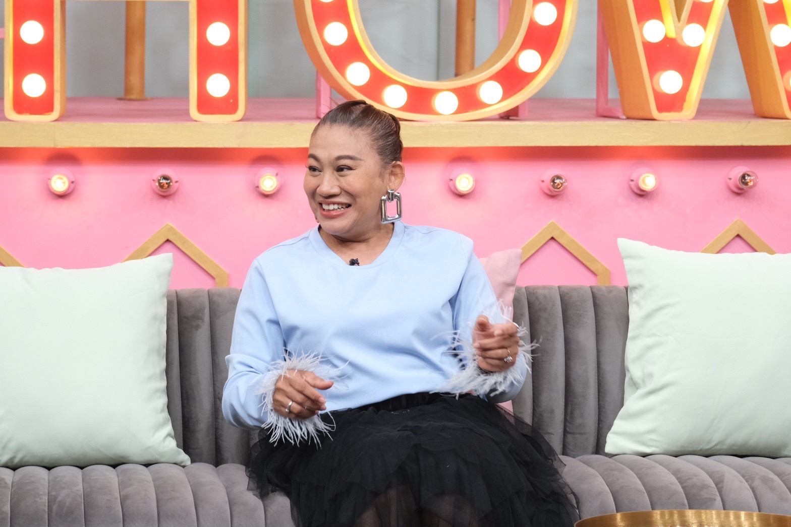 จอย ชวนชื่น