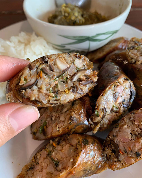 ร้านไส้อั่ว