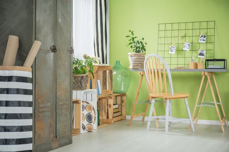 สีเขียวอ่อน (Pale Green)