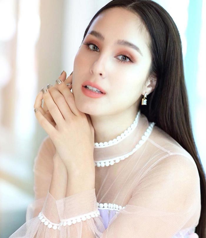 ขวัญ อุษามณี