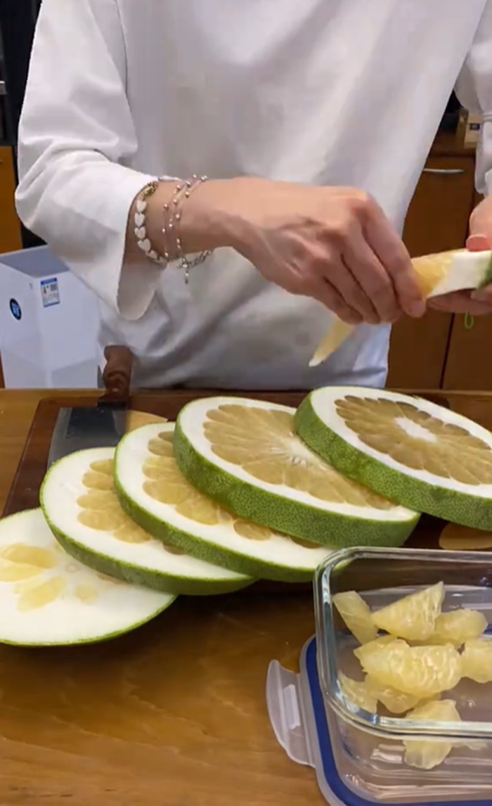 ปอกส้มโอ