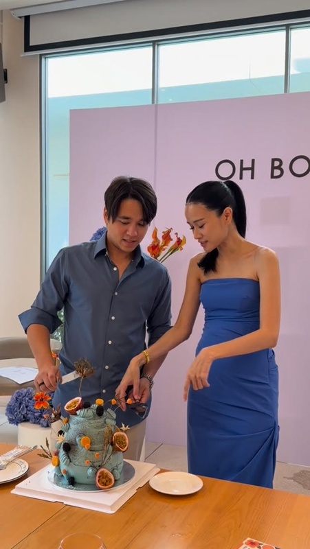 อเล็กซ์ เรนเดลล์ ควง เจนนี่ จัดปาร์ตี้เฉลยเพศลูกคนแรก