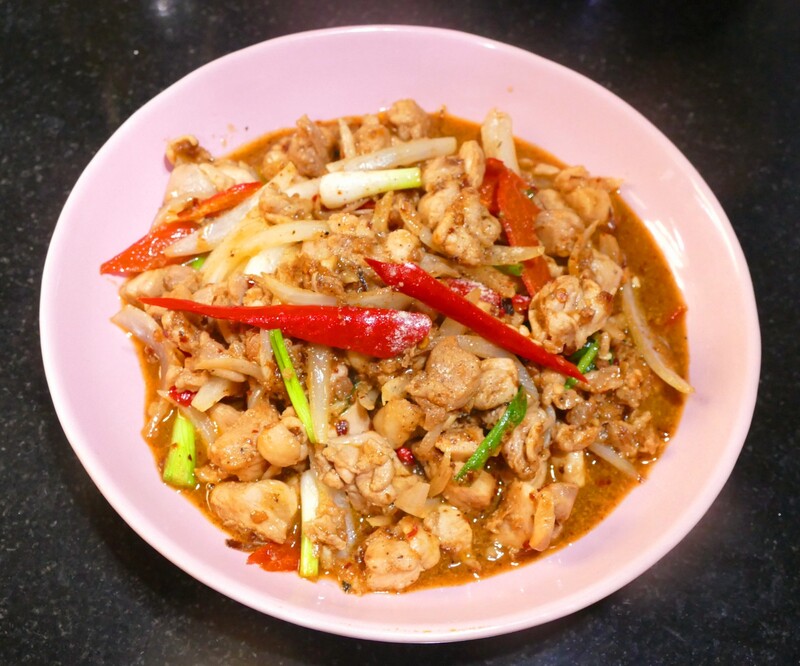 ไก่ผัดน้ำพริกเผา
