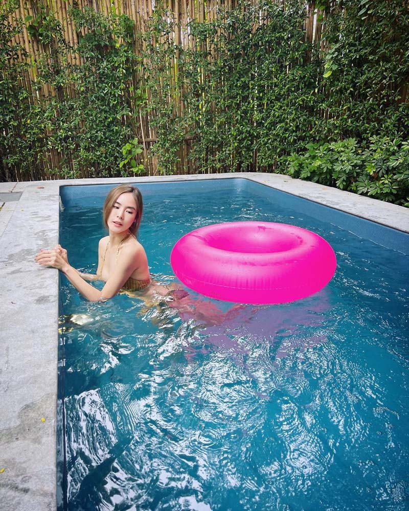 พีค ภัทรศยา ชุดว่ายน้ำ