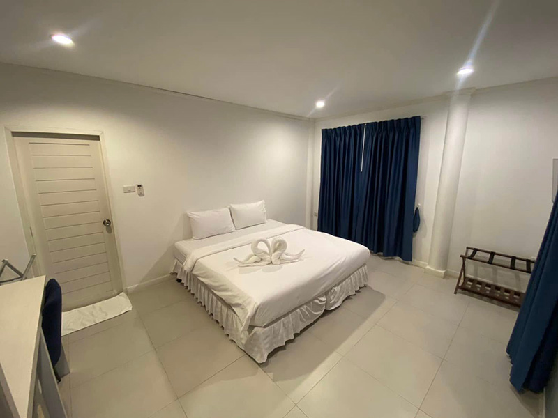 ที่พักสัตหีบติดทะเล มารีนเบย์