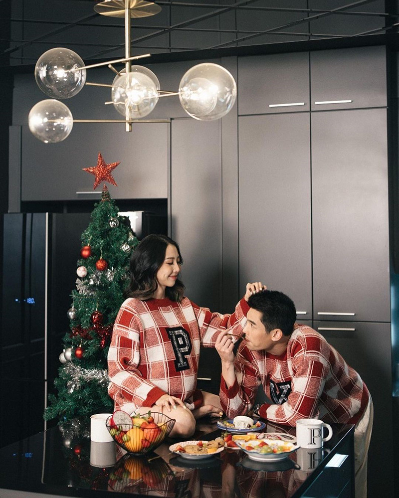  กันต์ พลอย ควงแขนแชะภาพครอบครัว