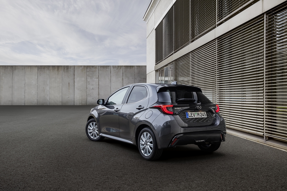 Mazda2 2022
