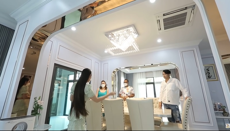 บอล เชิญยิ้ม