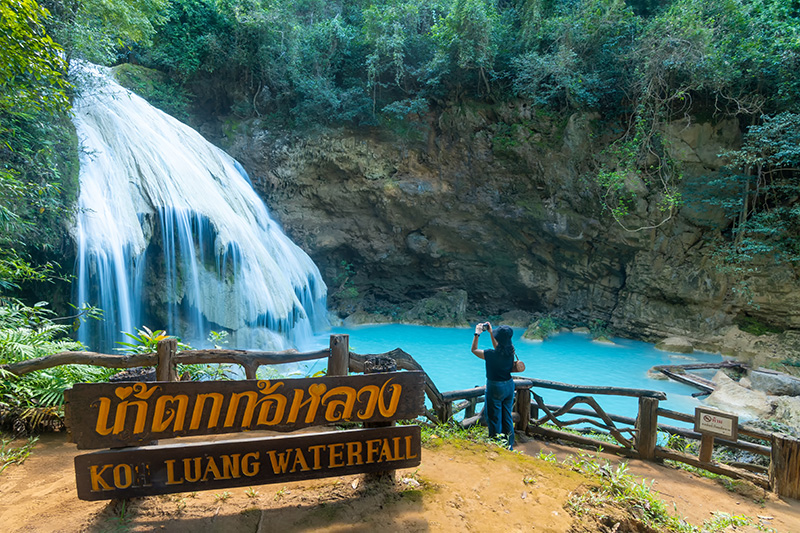 น้ำตกก้อหลวง ลำพูน