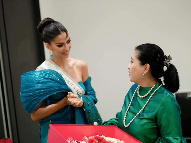 แอนโทเนีย โพซิ้ว