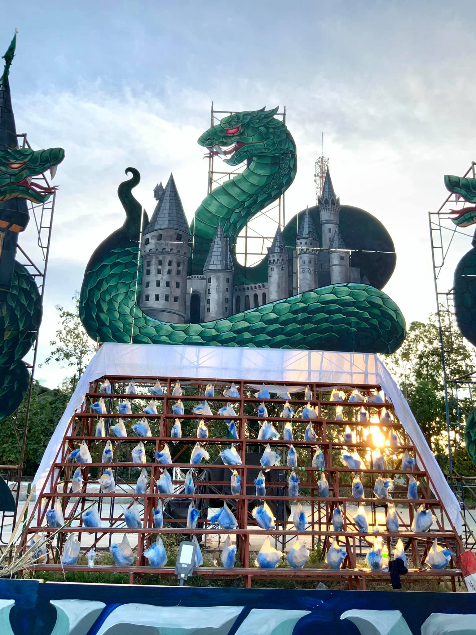 สแตนด์เชียร์กีฬาสี