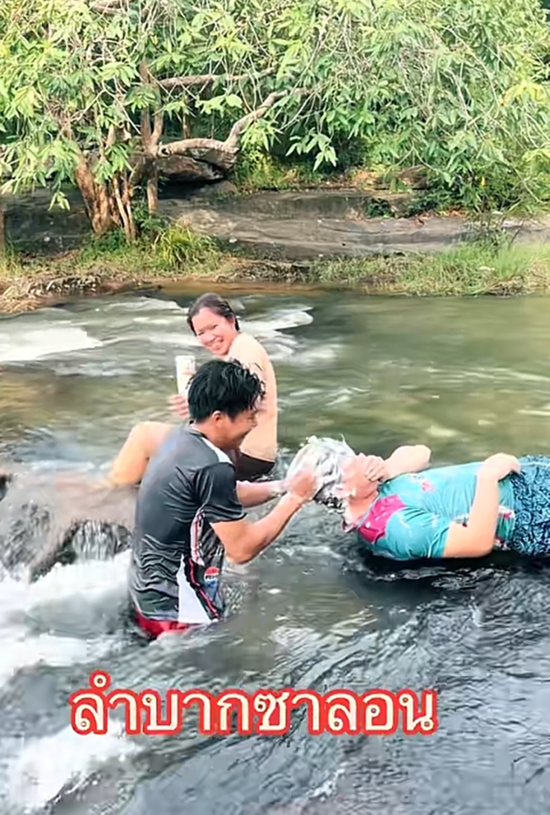 เที่ยวน้ำตก