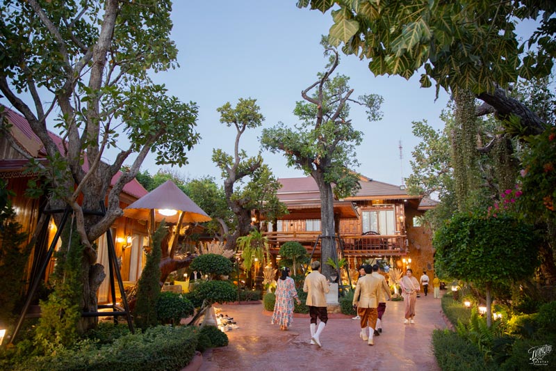 บ้านเรือนไทย บัวขาว