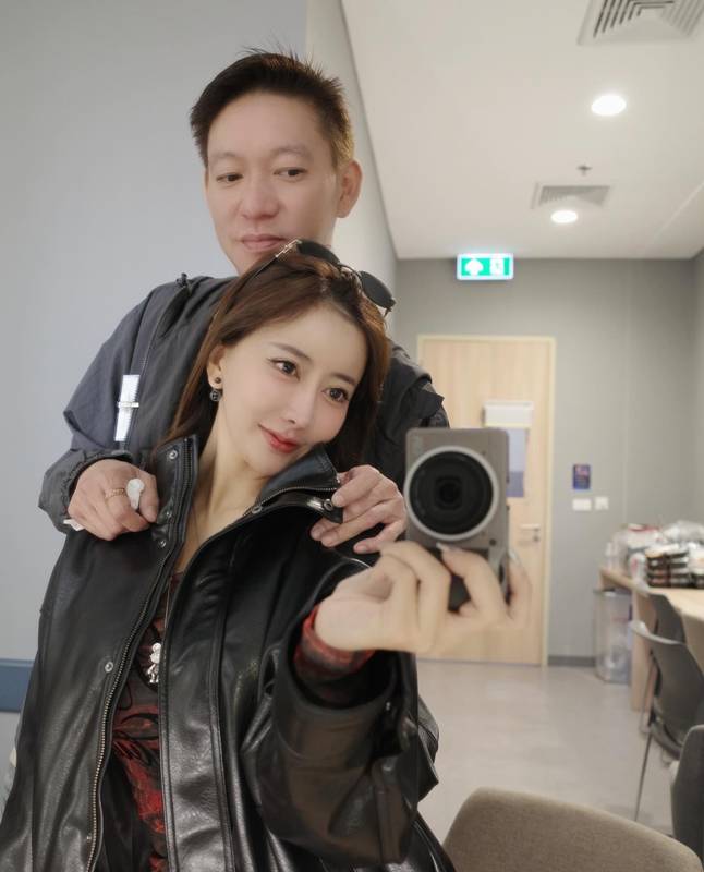 จิน ธรรมวัฒนะ โชว์แหวนคู่ กวาง รติชา