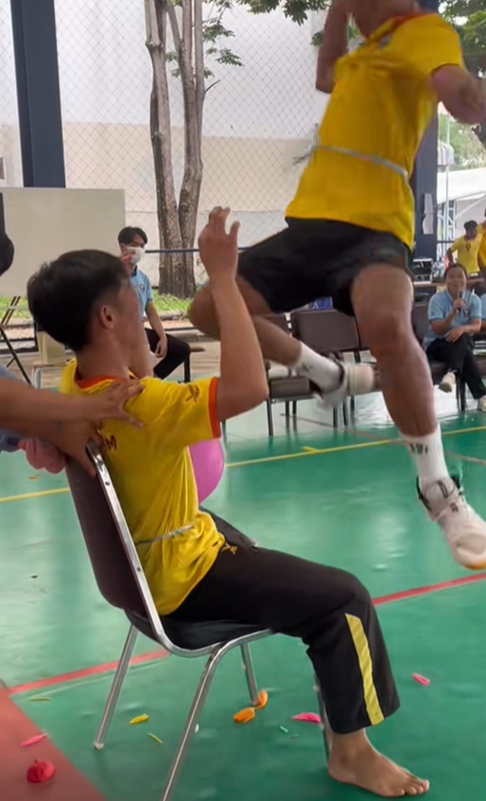 ลูกโป่งแตก