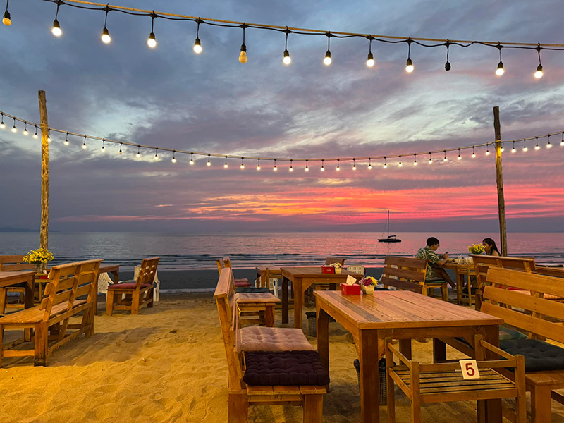 ร้านลับลม นาจอมเทียน ชลบุรี