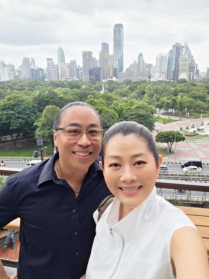  เปิดภาพคู่ สู่ขวัญ โชค บูลกุล เช็กอินกลางกรุงและดินเนอร์หรู คนแห่คอมเมนต์หน้าคล้ายกันเป๊ะ