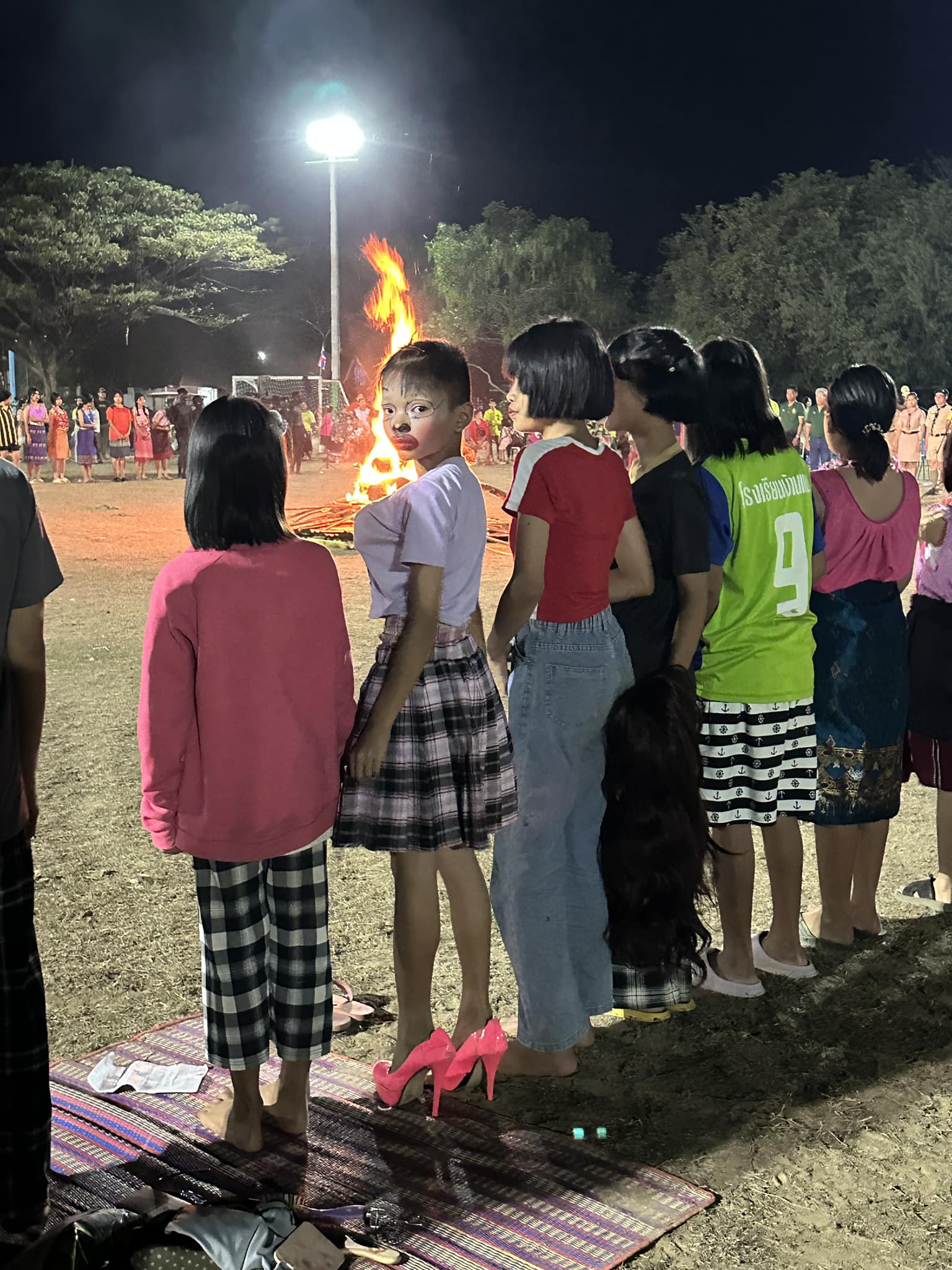 แต่งหญิง