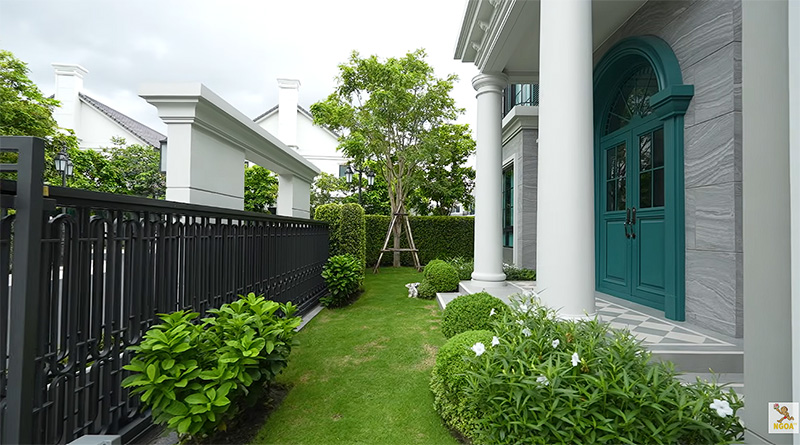 บ้านกวาง ฟ้ารุ่ง