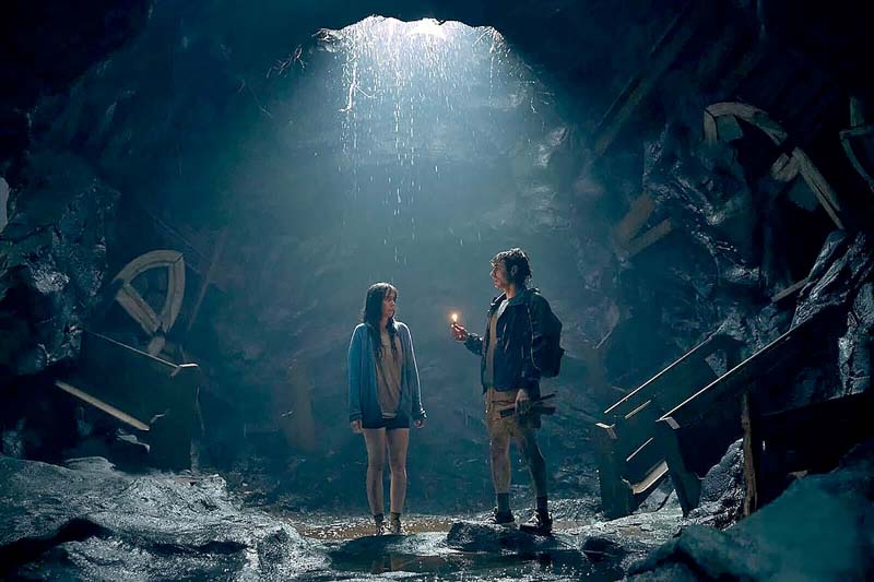 ภาพนักแสดง เดฟ ฟรังโก และ อลิสัน บรี ในหนัง Together ดูดร่างสร้างรัก
