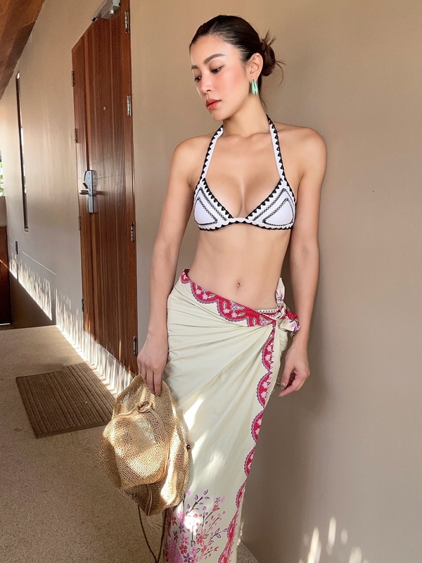 เอมมี่ มรกต จัดบิกินี่ไฟลุก ในทริปครอบครัวที่เกาะหลีเป๊ะ