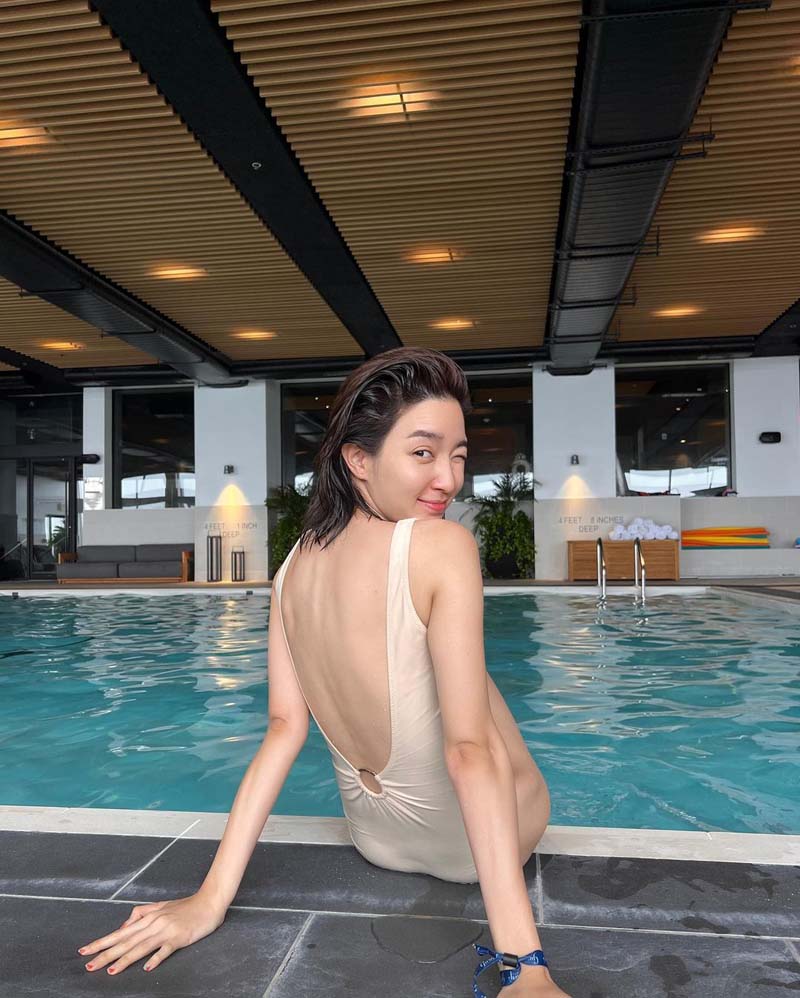 โม มนชนก ชุดว่ายน้ำ