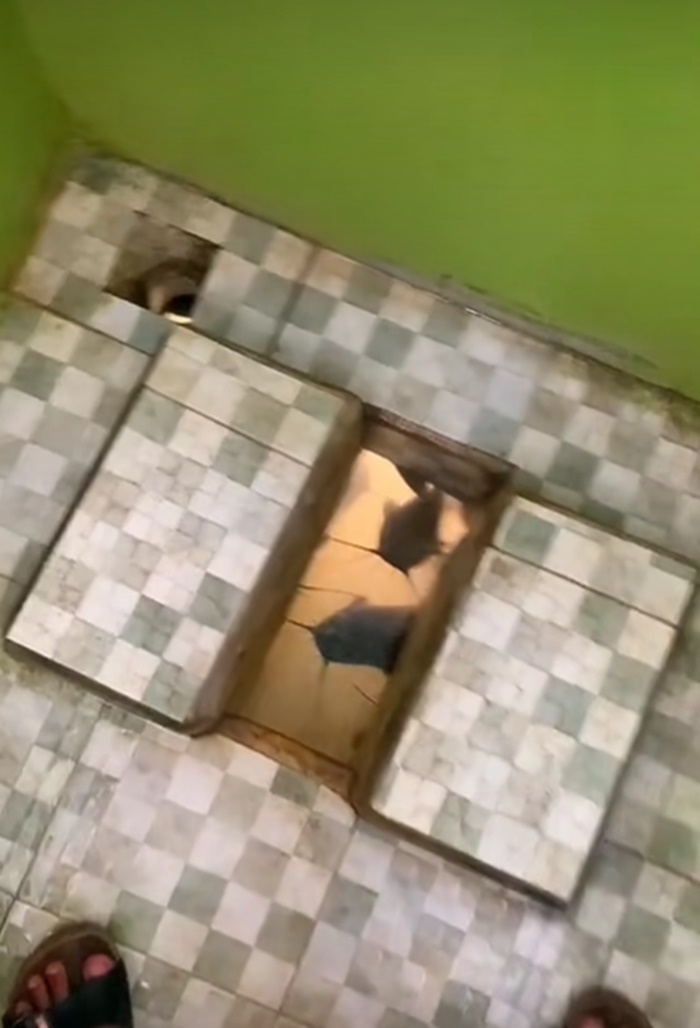 เข้าห้องน้ำ