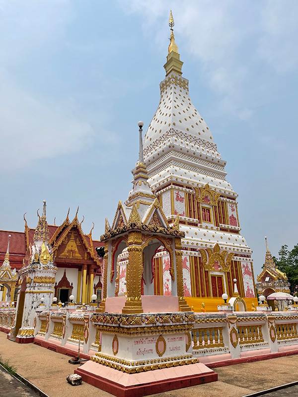 พระธาตุประจำวันเกิด