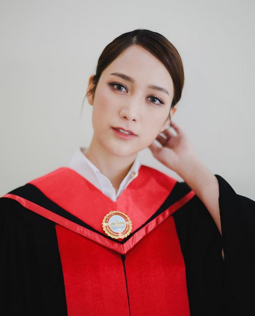 ดารารับปริญญา