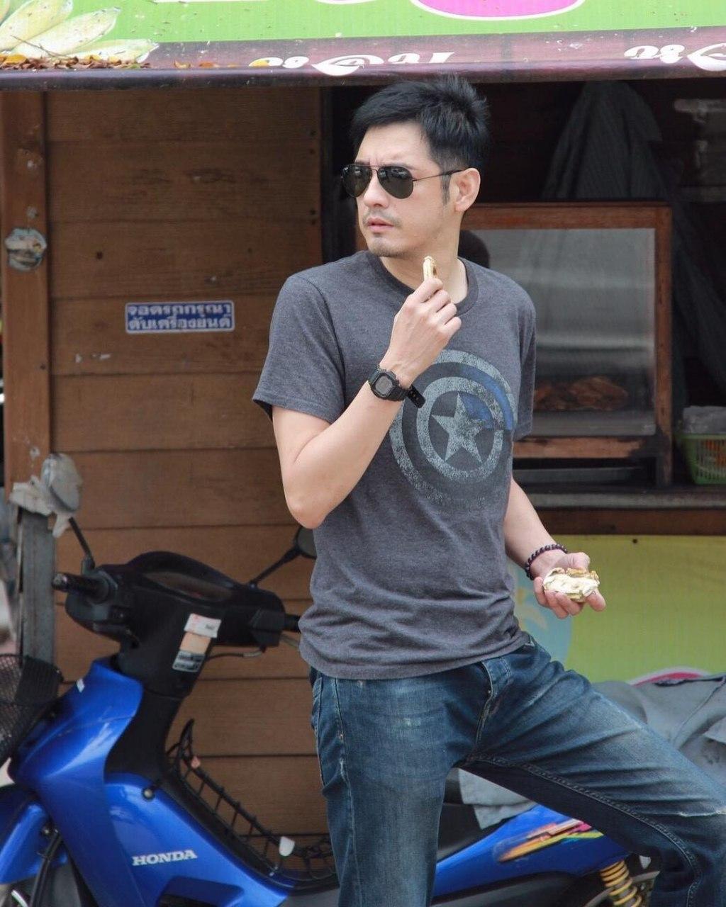 หนุ่ม ศรราม  