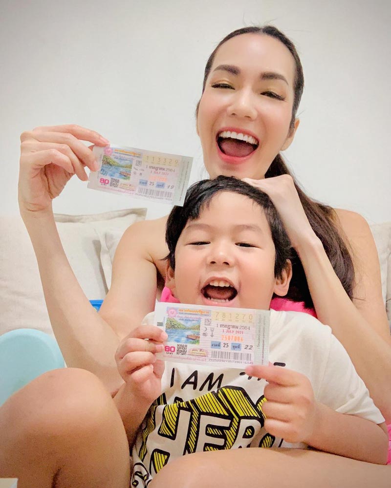 อ๋อม สกาวใจ